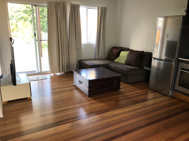 theElPaso-granny-flat-lounge2